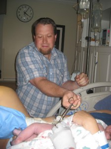 daddy cutting the cord hospital VBAC